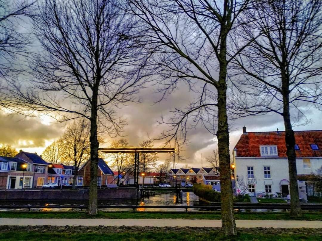 Lekkerwegbijleeuwen, 1 Minuut Naar Hartje Centrum Sneek Exterior foto